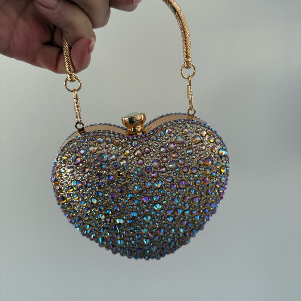 Dazzling Crystal Heart Clutch with Gold Handle